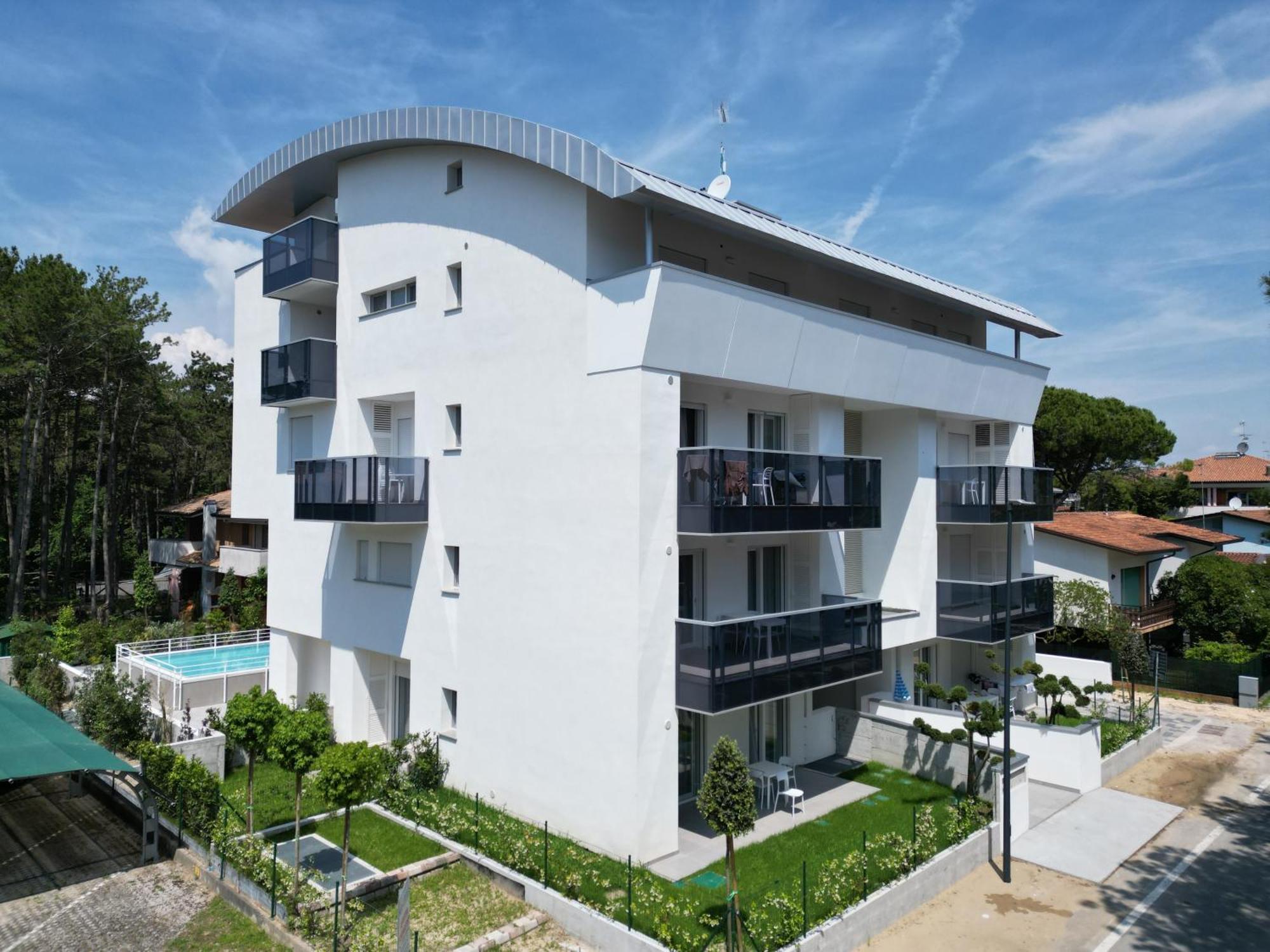 Nuovo Condominio Con Piscina E Garage Bibione Exterior foto