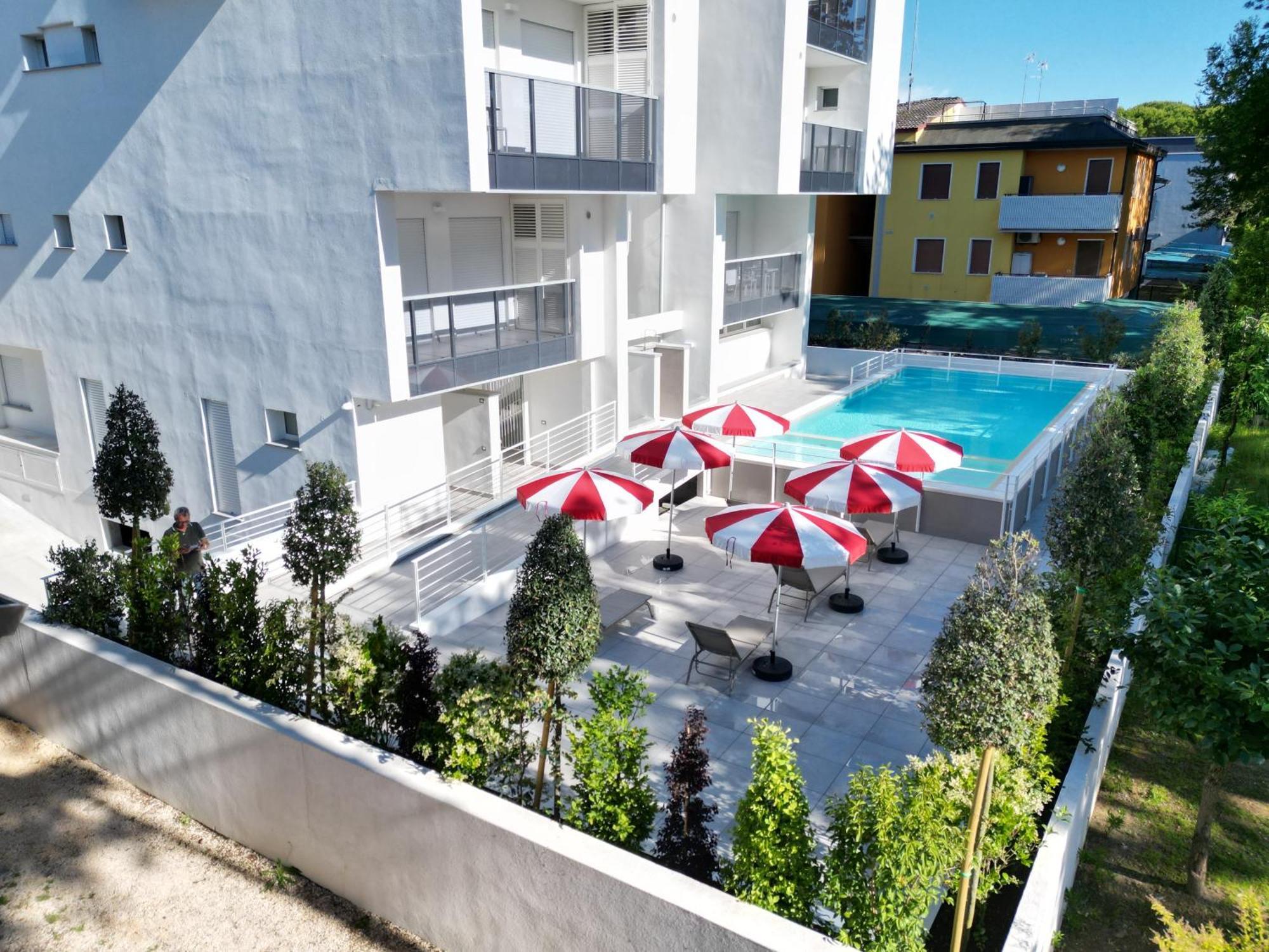Nuovo Condominio Con Piscina E Garage Bibione Exterior foto