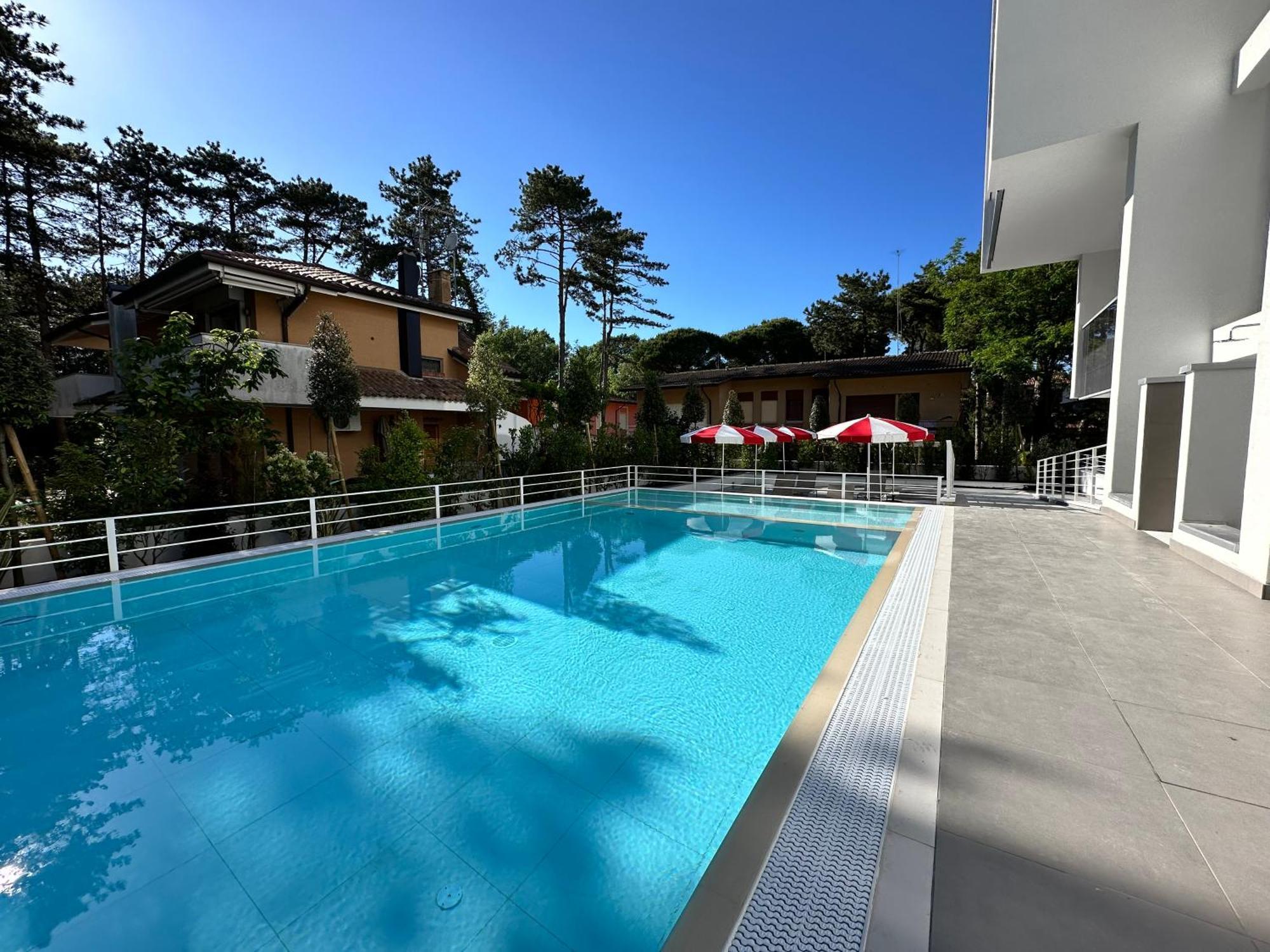 Nuovo Condominio Con Piscina E Garage Bibione Exterior foto