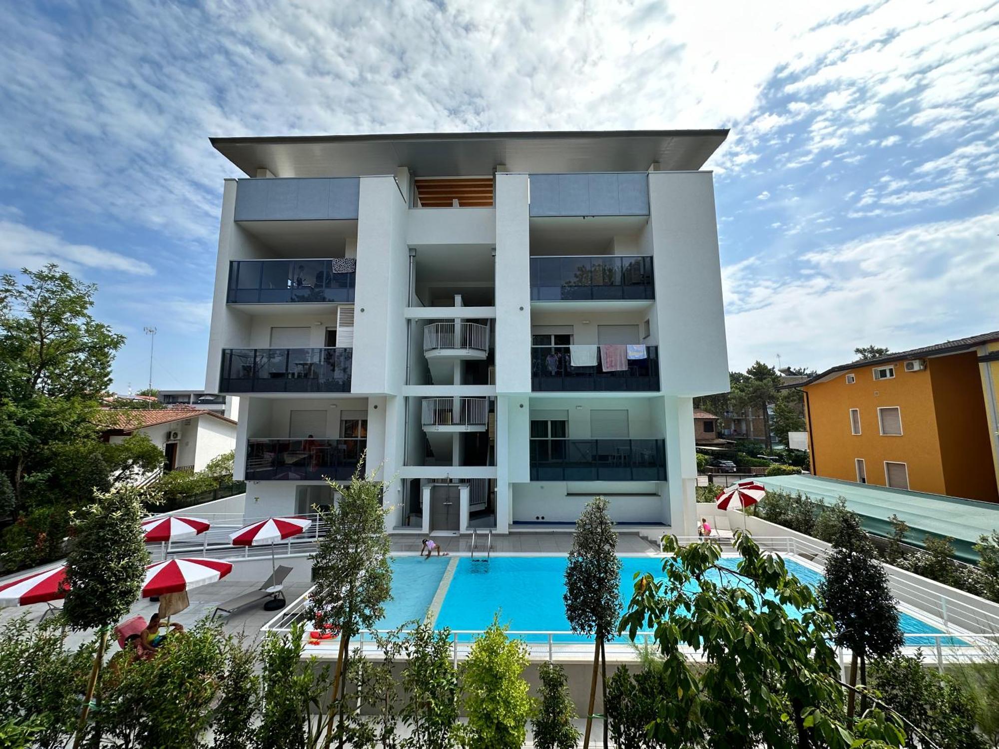 Nuovo Condominio Con Piscina E Garage Bibione Exterior foto
